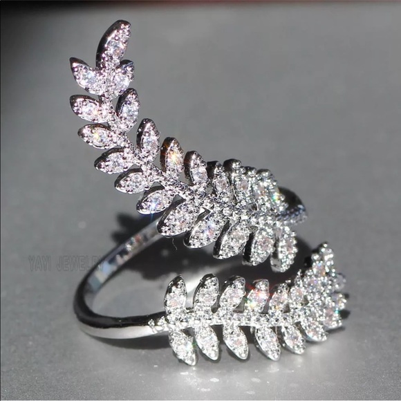 New Item✨ Crystal Leaf Ring 😍✨ - Picture 6 of 6